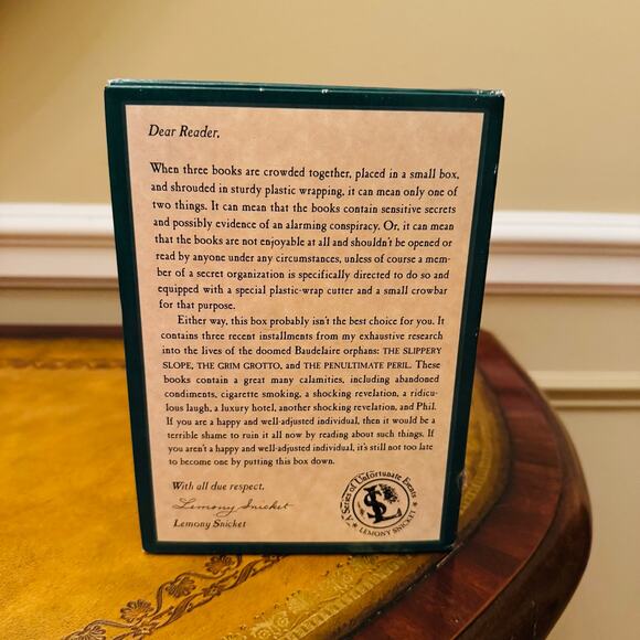 Series of Unfortunate Events Box Set Books The Gloom Looms by Lemony Snicket NEW - Picture 3 of 8